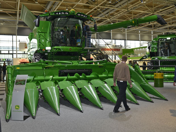 Џон Дир гради три центра у Војводини
